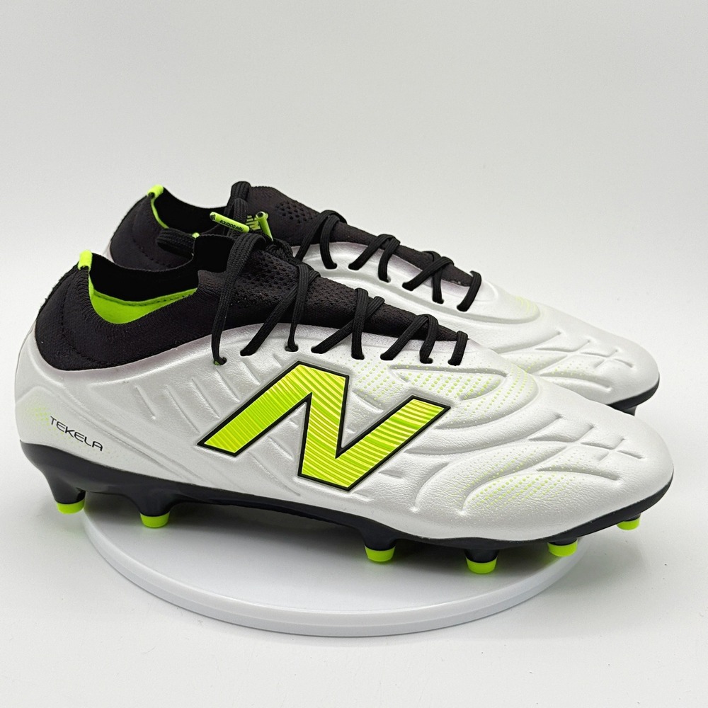 New Balance Tekela Womens Pro Low Laced MG V5 Soccer Cleats / Size 7.5 White Blk